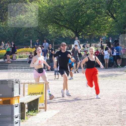 08.09.2024 - Stadtparktriathlon Luisa Fischer http://msf.ph/oto/7034827 08.09.2024 11:01:58 Ziel 209 meine-sportfotos.de