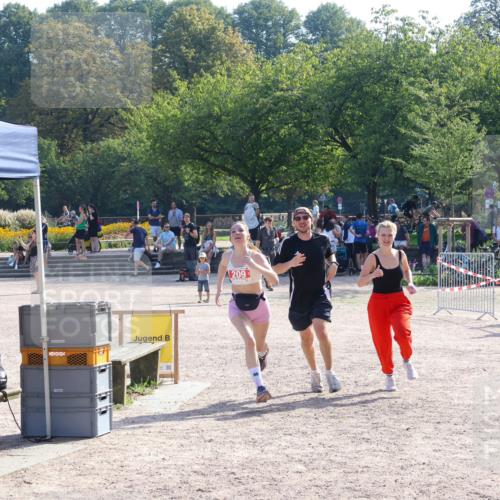 08.09.2024 - Stadtparktriathlon Luisa Fischer http://msf.ph/oto/7034835 08.09.2024 11:01:59 Ziel 209 meine-sportfotos.de