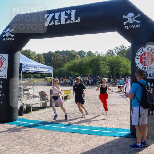 08.09.2024 - Stadtparktriathlon Luisa Fischer http://msf.ph/oto/7034845 08.09.2024 11:02:00 Ziel 209 meine-sportfotos.de