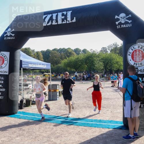 08.09.2024 - Stadtparktriathlon Luisa Fischer http://msf.ph/oto/7034847 08.09.2024 11:02:00 Ziel 209 meine-sportfotos.de
