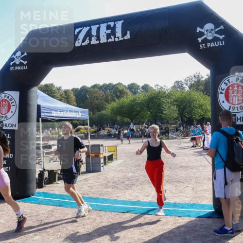08.09.2024 - Stadtparktriathlon Luisa Fischer http://msf.ph/oto/7034851 08.09.2024 11:02:01 Ziel 209 meine-sportfotos.de