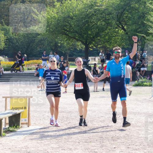 08.09.2024 - Stadtparktriathlon Luisa Fischer http://msf.ph/oto/7034893 08.09.2024 11:02:41 Ziel 219 meine-sportfotos.de
