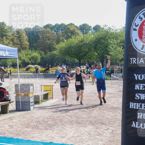 08.09.2024 - Stadtparktriathlon Luisa Fischer http://msf.ph/oto/7034899 08.09.2024 11:02:41 Ziel 219 meine-sportfotos.de