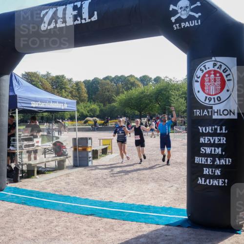 08.09.2024 - Stadtparktriathlon Luisa Fischer http://msf.ph/oto/7034901 08.09.2024 11:02:42 Ziel 219 meine-sportfotos.de