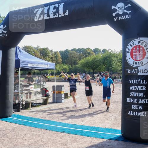 08.09.2024 - Stadtparktriathlon Luisa Fischer http://msf.ph/oto/7034907 08.09.2024 11:02:42 Ziel 219 meine-sportfotos.de