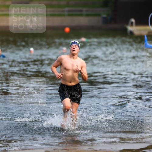 08.09.2024 - Stadtparktriathlon Michael Strokosch http://msf.ph/oto/7034908 08.09.2024 11:55:15 Schwimmen 786 meine-sportfotos.de