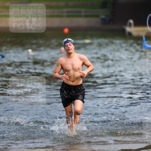 08.09.2024 - Stadtparktriathlon Michael Strokosch http://msf.ph/oto/7034910 08.09.2024 11:55:15 Schwimmen 786 meine-sportfotos.de