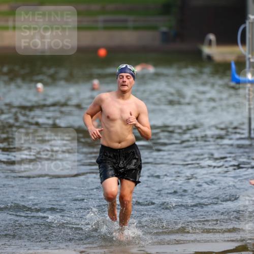 08.09.2024 - Stadtparktriathlon Michael Strokosch http://msf.ph/oto/7034912 08.09.2024 11:55:15 Schwimmen 786 meine-sportfotos.de