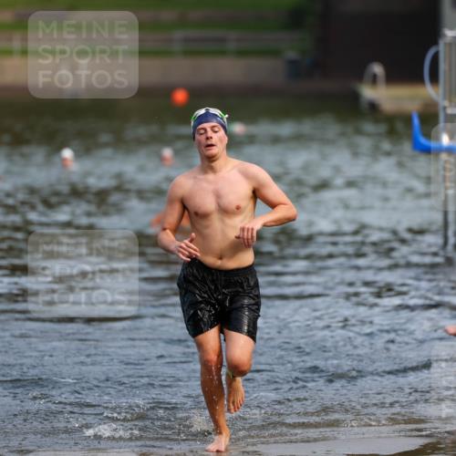 08.09.2024 - Stadtparktriathlon Michael Strokosch http://msf.ph/oto/7034914 08.09.2024 11:55:16 Schwimmen 786 meine-sportfotos.de