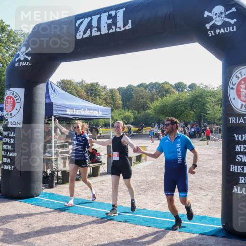 08.09.2024 - Stadtparktriathlon Luisa Fischer http://msf.ph/oto/7034920 08.09.2024 11:02:43 Ziel 219 meine-sportfotos.de