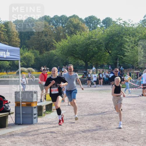08.09.2024 - Stadtparktriathlon Luisa Fischer http://msf.ph/oto/7034934 08.09.2024 11:04:03 Ziel 227, 237 meine-sportfotos.de