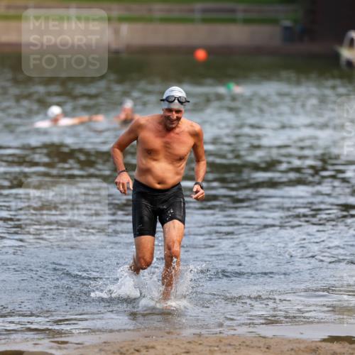 08.09.2024 - Stadtparktriathlon Michael Strokosch http://msf.ph/oto/7034937 08.09.2024 11:55:31 Schwimmen 761 meine-sportfotos.de
