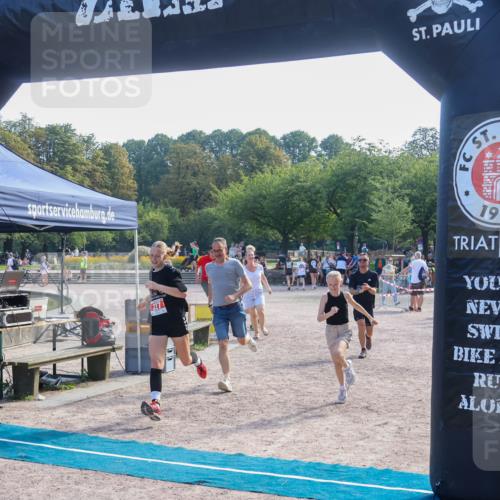 08.09.2024 - Stadtparktriathlon Luisa Fischer http://msf.ph/oto/7034938 08.09.2024 11:04:03 Ziel 227, 237 meine-sportfotos.de