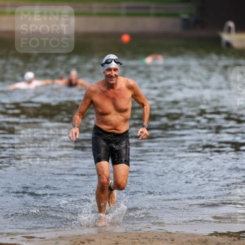 08.09.2024 - Stadtparktriathlon Michael Strokosch http://msf.ph/oto/7034941 08.09.2024 11:55:31 Schwimmen 761 meine-sportfotos.de
