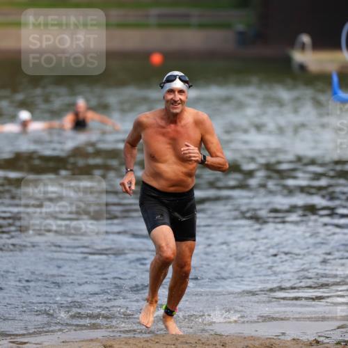 08.09.2024 - Stadtparktriathlon Michael Strokosch http://msf.ph/oto/7034946 08.09.2024 11:55:32 Schwimmen 761 meine-sportfotos.de