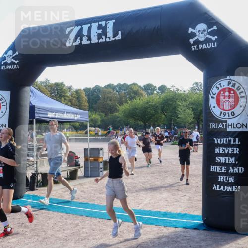 08.09.2024 - Stadtparktriathlon Luisa Fischer http://msf.ph/oto/7034947 08.09.2024 11:04:04 Ziel 227, 237 meine-sportfotos.de