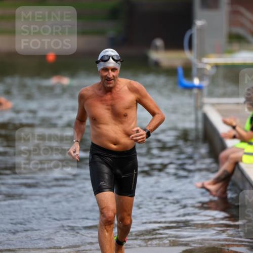 08.09.2024 - Stadtparktriathlon Michael Strokosch http://msf.ph/oto/7034952 08.09.2024 11:55:33 Schwimmen 761 meine-sportfotos.de