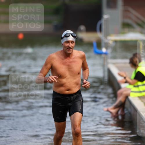 08.09.2024 - Stadtparktriathlon Michael Strokosch http://msf.ph/oto/7034954 08.09.2024 11:55:33 Schwimmen 761 meine-sportfotos.de