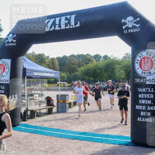08.09.2024 - Stadtparktriathlon Luisa Fischer http://msf.ph/oto/7034955 08.09.2024 11:04:05 Ziel 227, 237 meine-sportfotos.de