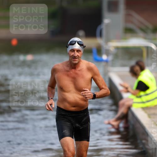 08.09.2024 - Stadtparktriathlon Michael Strokosch http://msf.ph/oto/7034956 08.09.2024 11:55:33 Schwimmen 761 meine-sportfotos.de