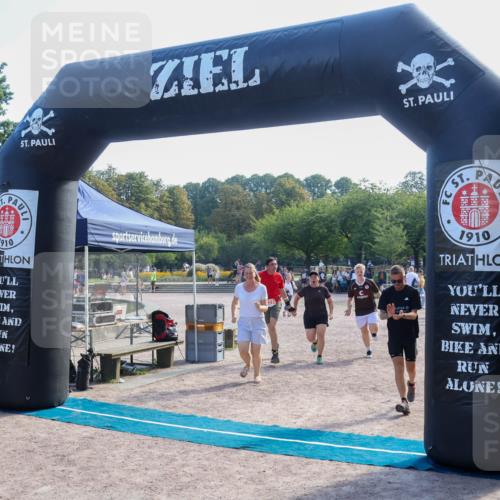 08.09.2024 - Stadtparktriathlon Luisa Fischer http://msf.ph/oto/7034957 08.09.2024 11:04:05 Ziel 227, 237 meine-sportfotos.de