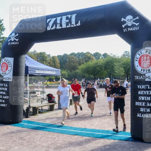 08.09.2024 - Stadtparktriathlon Luisa Fischer http://msf.ph/oto/7034961 08.09.2024 11:04:05 Ziel 227, 237 meine-sportfotos.de