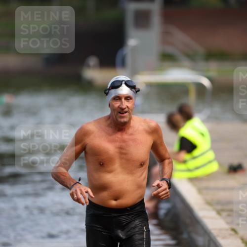 08.09.2024 - Stadtparktriathlon Michael Strokosch http://msf.ph/oto/7034962 08.09.2024 11:55:34 Schwimmen 761 meine-sportfotos.de