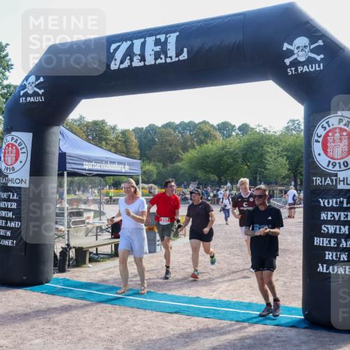 08.09.2024 - Stadtparktriathlon Luisa Fischer http://msf.ph/oto/7034964 08.09.2024 11:04:06 Ziel 227, 237 meine-sportfotos.de