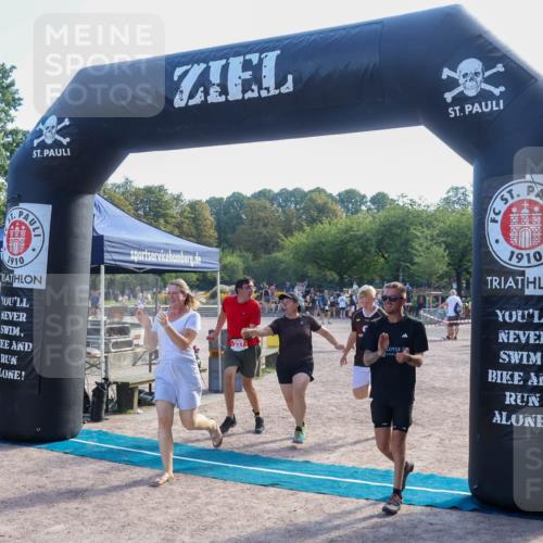 08.09.2024 - Stadtparktriathlon Luisa Fischer http://msf.ph/oto/7034966 08.09.2024 11:04:06 Ziel 227, 237 meine-sportfotos.de