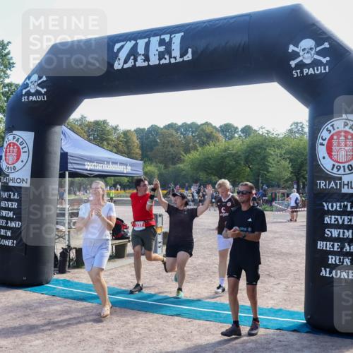 08.09.2024 - Stadtparktriathlon Luisa Fischer http://msf.ph/oto/7034968 08.09.2024 11:04:06 Ziel 227, 237 meine-sportfotos.de