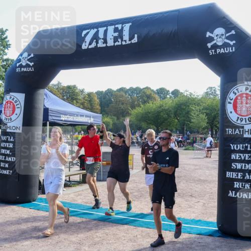08.09.2024 - Stadtparktriathlon Luisa Fischer http://msf.ph/oto/7034971 08.09.2024 11:04:06 Ziel 227, 237 meine-sportfotos.de