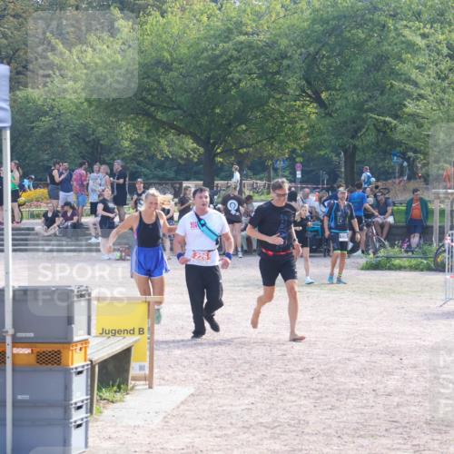 08.09.2024 - Stadtparktriathlon Luisa Fischer http://msf.ph/oto/7034975 08.09.2024 11:04:17 Ziel 226 meine-sportfotos.de