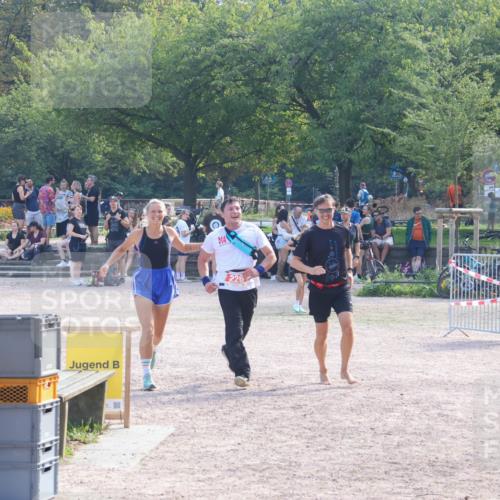 08.09.2024 - Stadtparktriathlon Luisa Fischer http://msf.ph/oto/7034978 08.09.2024 11:04:18 Ziel 226 meine-sportfotos.de