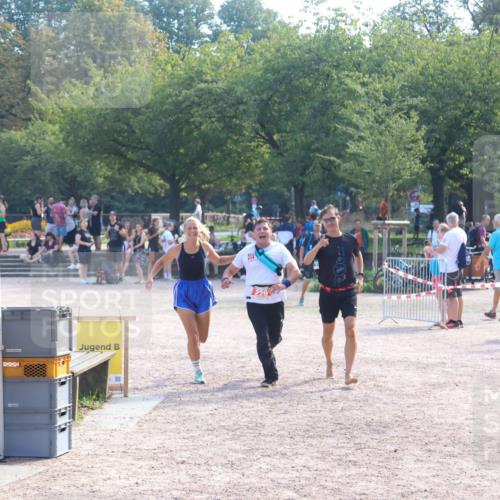 08.09.2024 - Stadtparktriathlon Luisa Fischer http://msf.ph/oto/7034985 08.09.2024 11:04:18 Ziel 226 meine-sportfotos.de