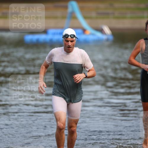 08.09.2024 - Stadtparktriathlon Michael Strokosch http://msf.ph/oto/7035010 08.09.2024 11:56:01 Schwimmen 759, 760 meine-sportfotos.de