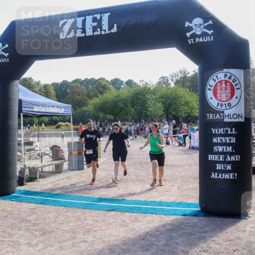 08.09.2024 - Stadtparktriathlon Luisa Fischer http://msf.ph/oto/7035025 08.09.2024 11:05:28 Ziel 218 meine-sportfotos.de