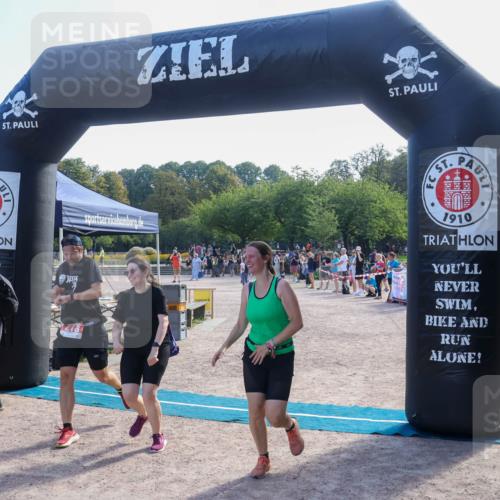 08.09.2024 - Stadtparktriathlon Luisa Fischer http://msf.ph/oto/7035036 08.09.2024 11:05:29 Ziel 218 meine-sportfotos.de