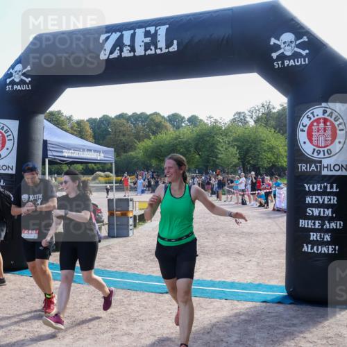 08.09.2024 - Stadtparktriathlon Luisa Fischer http://msf.ph/oto/7035037 08.09.2024 11:05:30 Ziel 218 meine-sportfotos.de