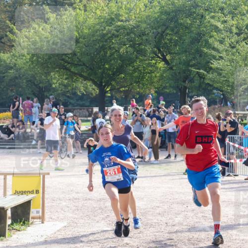 08.09.2024 - Stadtparktriathlon Luisa Fischer http://msf.ph/oto/7035044 08.09.2024 11:06:02 Ziel 261 meine-sportfotos.de