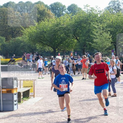08.09.2024 - Stadtparktriathlon Luisa Fischer http://msf.ph/oto/7035048 08.09.2024 11:06:03 Ziel 261 meine-sportfotos.de