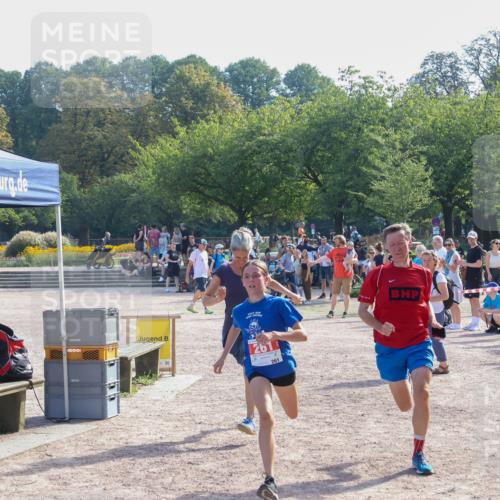 08.09.2024 - Stadtparktriathlon Luisa Fischer http://msf.ph/oto/7035050 08.09.2024 11:06:03 Ziel 261 meine-sportfotos.de