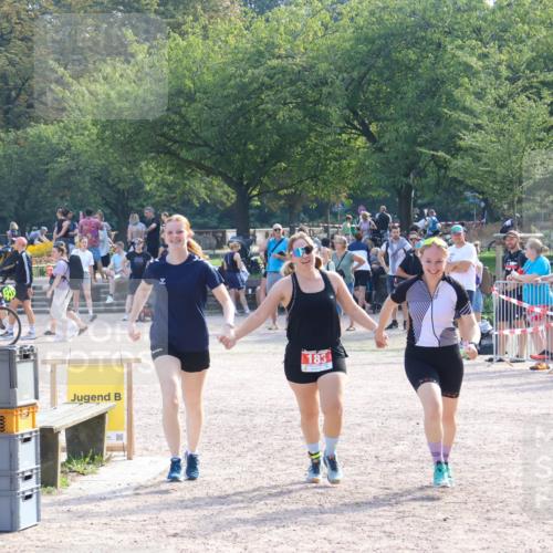 08.09.2024 - Stadtparktriathlon Luisa Fischer http://msf.ph/oto/7035071 08.09.2024 11:07:10 Ziel 183 meine-sportfotos.de