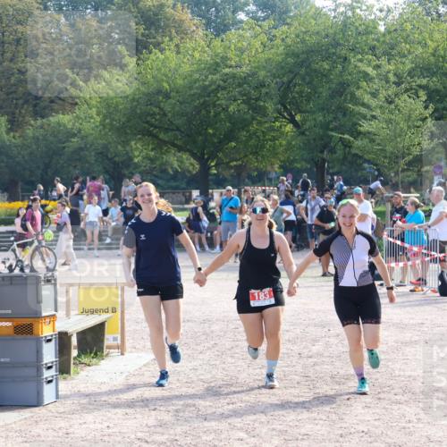 08.09.2024 - Stadtparktriathlon Luisa Fischer http://msf.ph/oto/7035073 08.09.2024 11:07:10 Ziel 183 meine-sportfotos.de