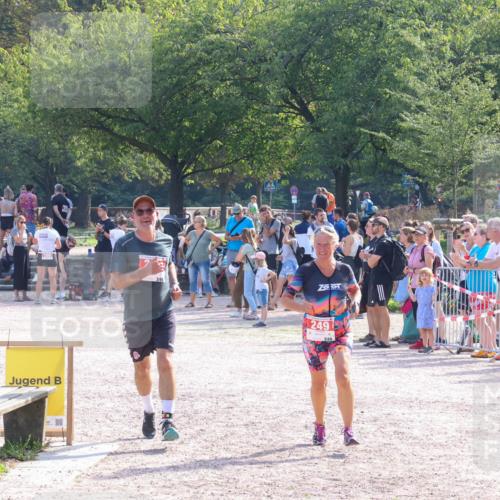 08.09.2024 - Stadtparktriathlon Luisa Fischer http://msf.ph/oto/7035101 08.09.2024 11:08:58 Ziel 249 meine-sportfotos.de
