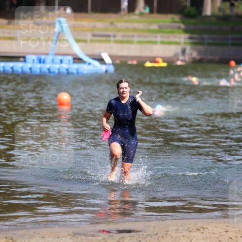 08.09.2024 - Stadtparktriathlon Michael Strokosch http://msf.ph/oto/7035129 08.09.2024 12:11:19 Schwimmen 894 meine-sportfotos.de