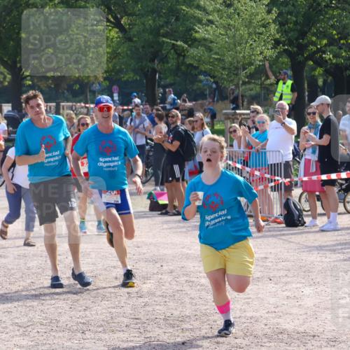 08.09.2024 - Stadtparktriathlon Luisa Fischer http://msf.ph/oto/7035177 08.09.2024 11:10:18 Ziel 204 meine-sportfotos.de