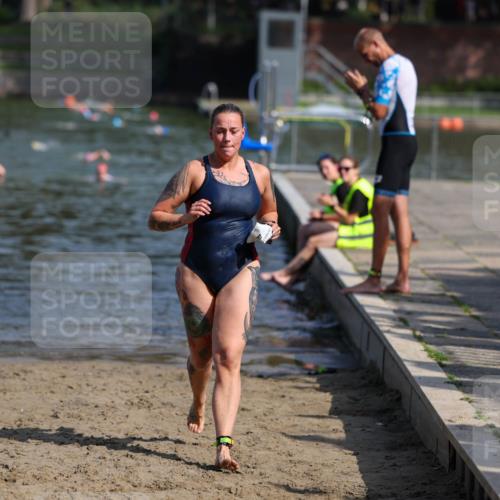 08.09.2024 - Stadtparktriathlon Michael Strokosch http://msf.ph/oto/7035221 08.09.2024 12:11:50 Schwimmen 886 meine-sportfotos.de