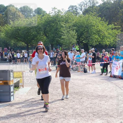 08.09.2024 - Stadtparktriathlon Luisa Fischer http://msf.ph/oto/7035229 08.09.2024 11:10:38 Ziel 225 meine-sportfotos.de