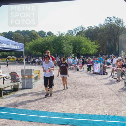 08.09.2024 - Stadtparktriathlon Luisa Fischer http://msf.ph/oto/7035231 08.09.2024 11:10:38 Ziel 225 meine-sportfotos.de