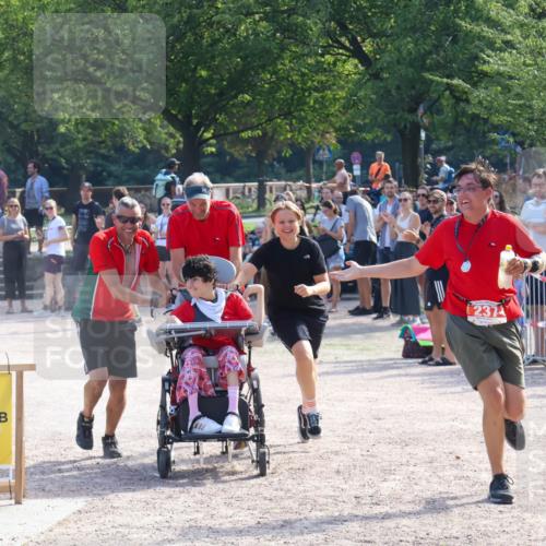 08.09.2024 - Stadtparktriathlon Luisa Fischer http://msf.ph/oto/7035257 08.09.2024 11:12:05 Ziel 231 meine-sportfotos.de